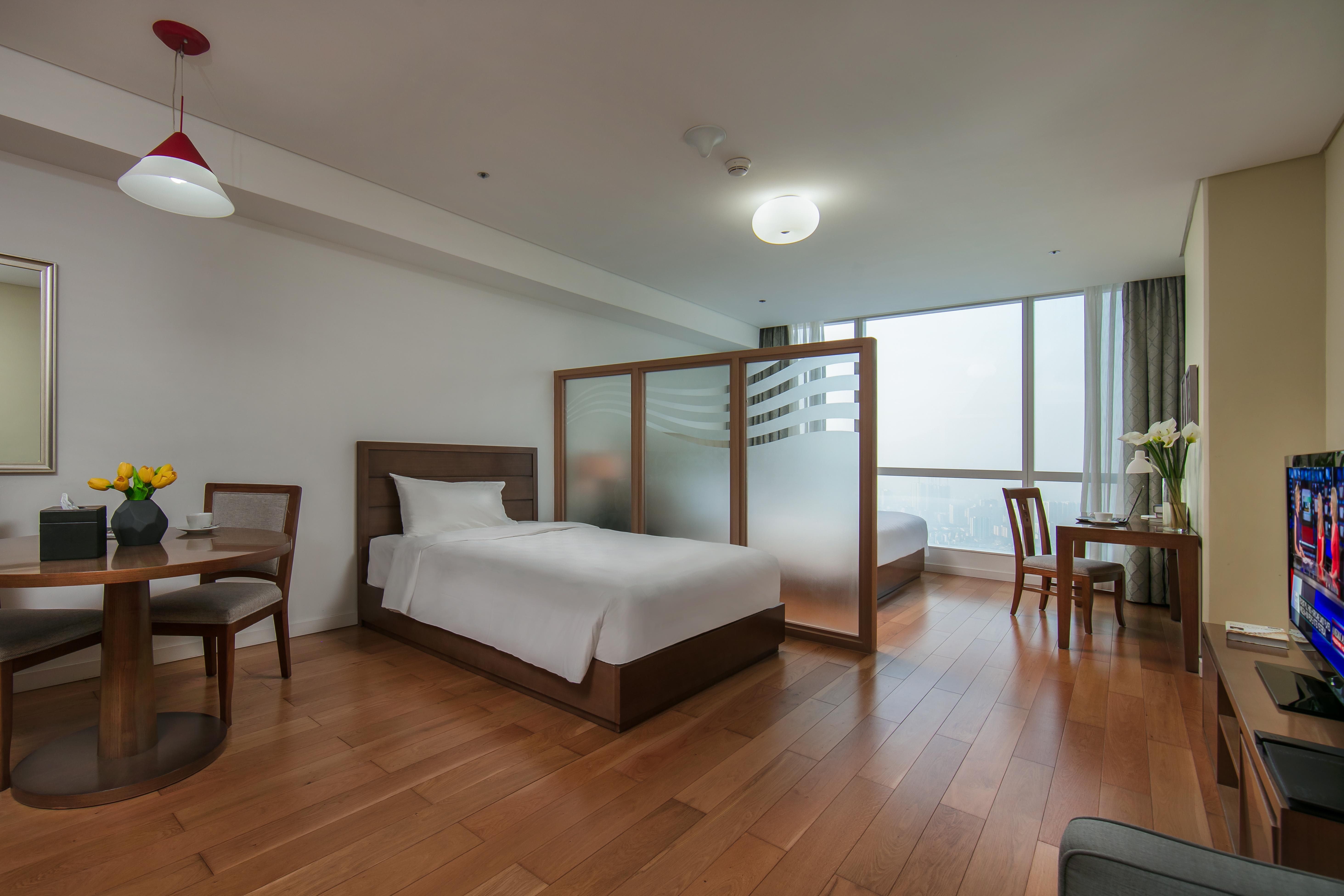 คาลิดาส แลนด์มาร์ค72 รอยัล เรซิเดนซ์ ฮานอย Hotel ภายนอก รูปภาพ