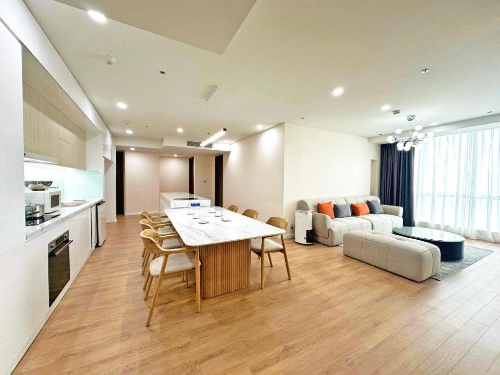 คาลิดาส แลนด์มาร์ค72 รอยัล เรซิเดนซ์ ฮานอย Hotel ภายนอก รูปภาพ