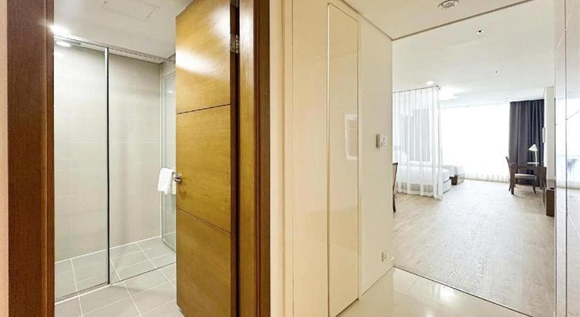 คาลิดาส แลนด์มาร์ค72 รอยัล เรซิเดนซ์ ฮานอย Hotel ภายนอก รูปภาพ