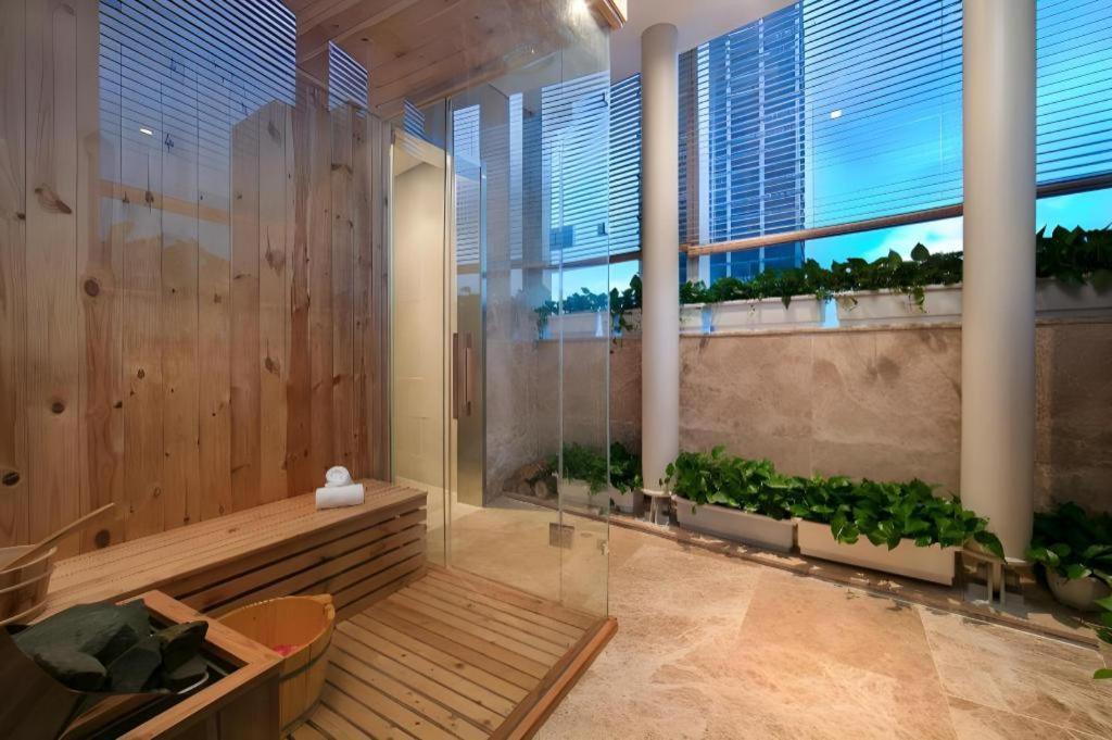 คาลิดาส แลนด์มาร์ค72 รอยัล เรซิเดนซ์ ฮานอย Hotel ภายนอก รูปภาพ